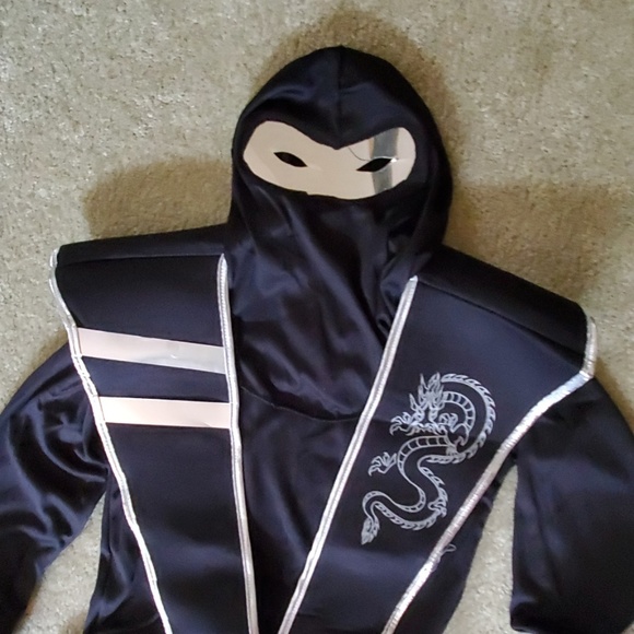 Halloween costume - Picture 2 of 2